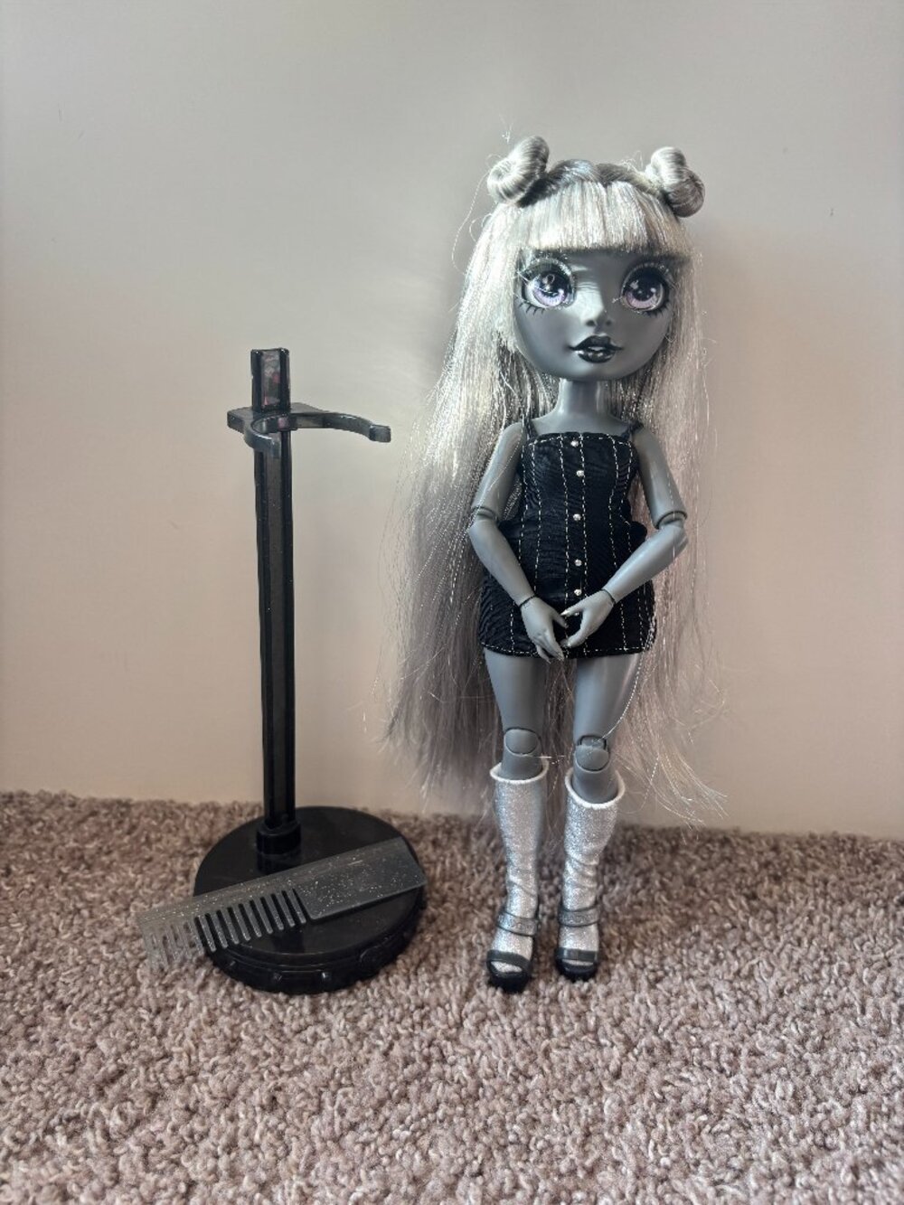 Rainbow High Shadow High Luna Madison Articulated Fashion Doll MGA